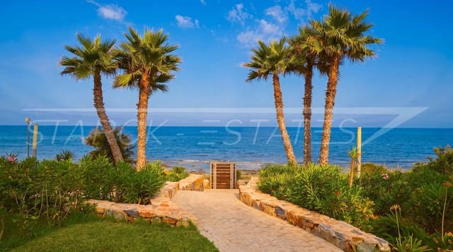 Apartamento de 2 habitaciones en Punta Prima, Orihuela en venta con piscina - 540.000 € (Ref: 9977933)