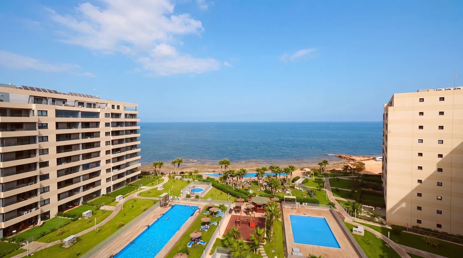 2 bedroom Apartment for sale in Punta Prima with pool garage - € 540,000 (Ref: 9977933)