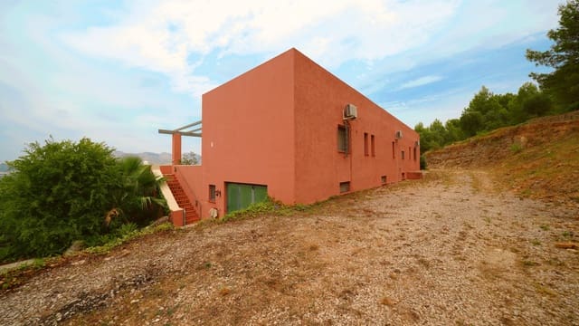 2 sypialnia Finka/Dom wiejski na sprzedaż w Benidoleig z basenem garażem - 650 000 € (Ref: 9999301)
