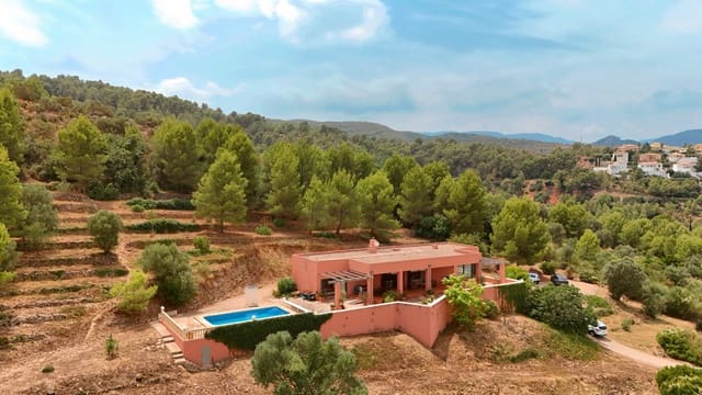 2 sypialnia Finka/Dom wiejski na sprzedaż w Benidoleig z basenem garażem - 650 000 € (Ref: 9999301)