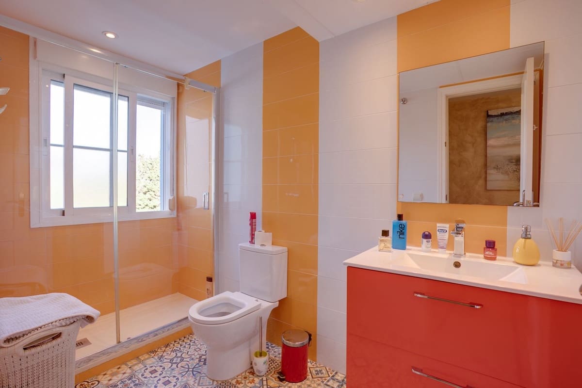 5 bedroom Townhouse for sale in Bel-Air with pool garage - € 609,999 (Ref: 10166901)