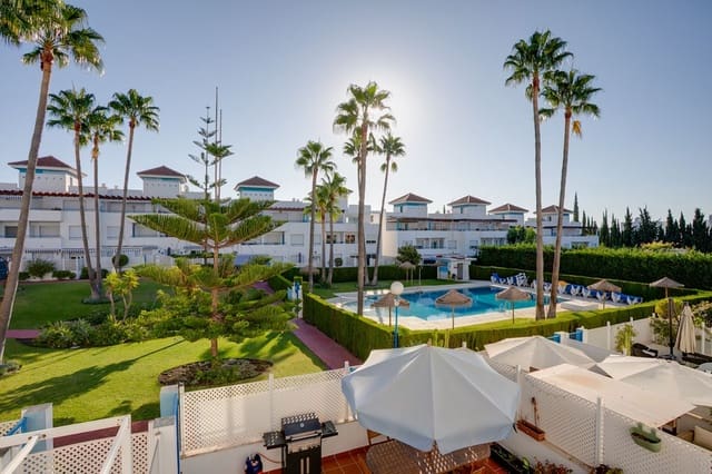 5 soveværelse Byhus til salg i Bel-Air, Estepona med swimmingpool garage - € 609.999 (Ref: 10166901)