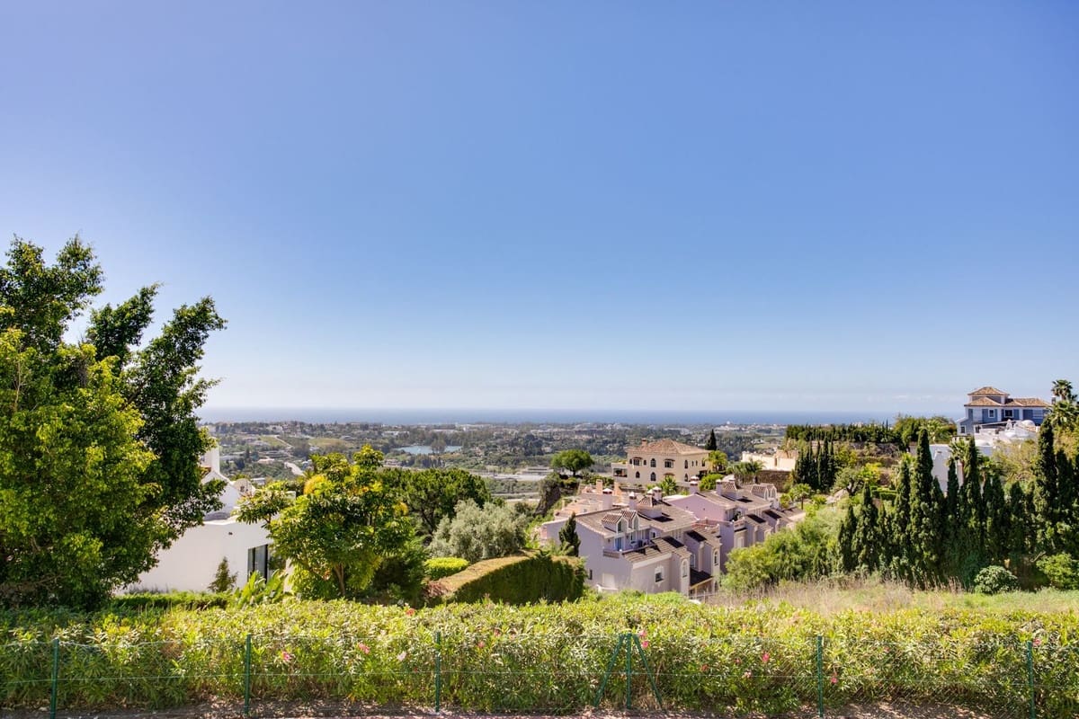 5 bedroom Villa for sale in Benahavis with pool garage - € 4,500,000 (Ref: 10166902)