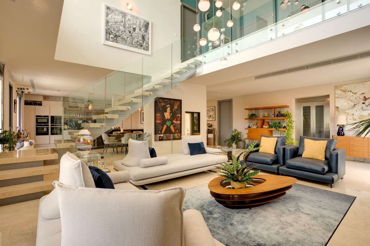 6 bedroom Villa for sale in Benahavis with pool garage - € 3,995,000 (Ref: 10166904)