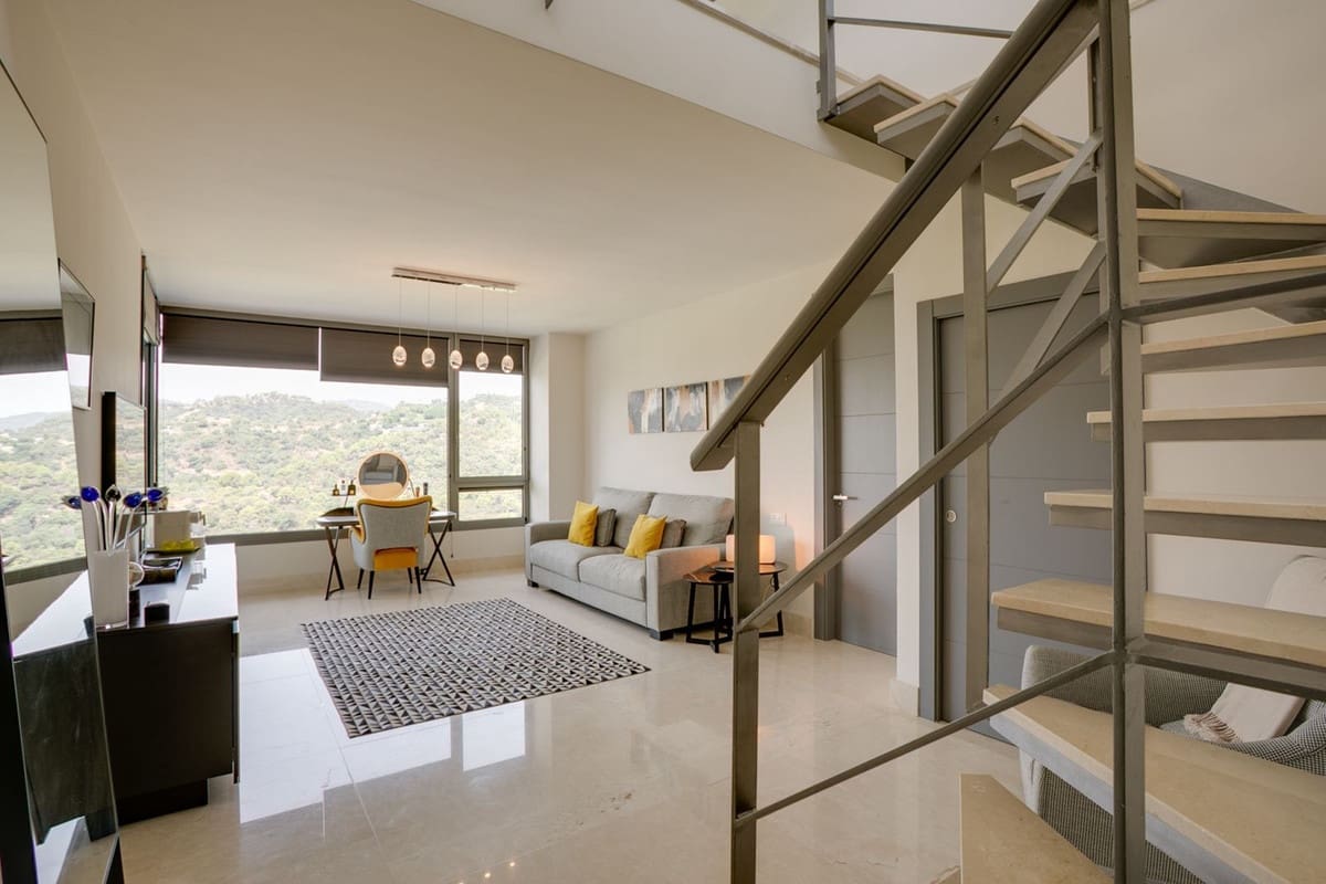 6 bedroom Villa for sale in Benahavis with pool garage - € 3,995,000 (Ref: 10166904)