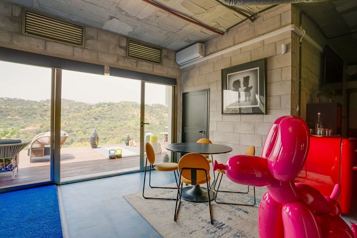 6 bedroom Villa for sale in Benahavis with pool garage - € 3,995,000 (Ref: 10166904)
