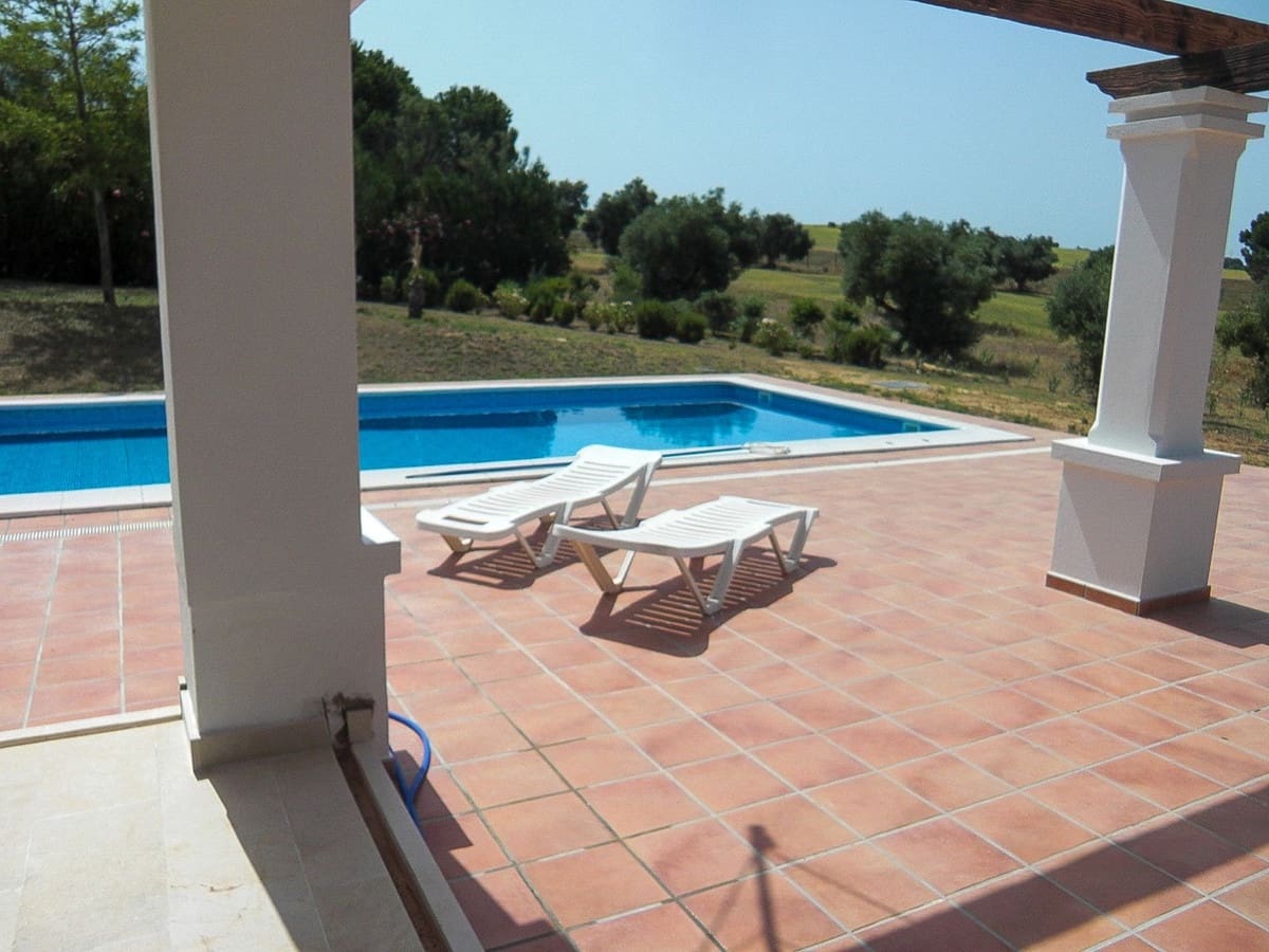 4 bedroom Villa for sale in Arcos de la Frontera with pool garage - € 795,000 (Ref: 10166915)