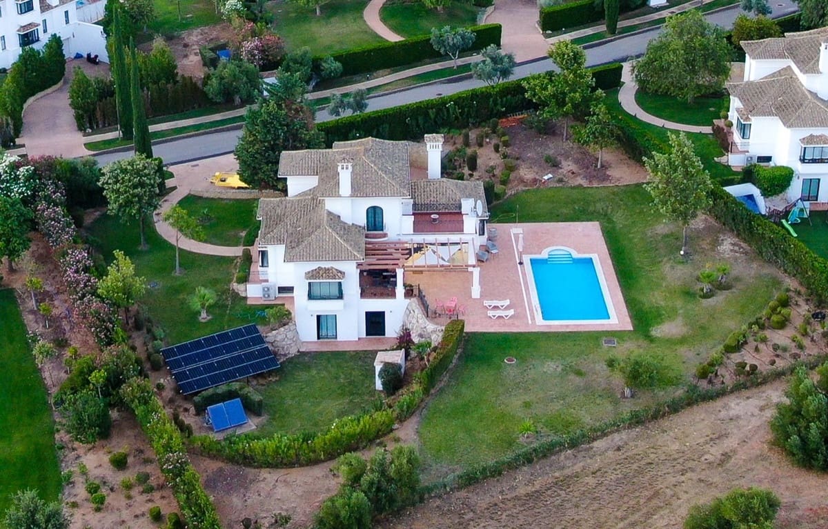 4 bedroom Villa for sale in Arcos de la Frontera with pool garage - € 795,000 (Ref: 10166915)