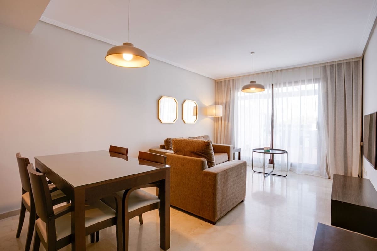 2 sovrum Kommersiell till salu i Estepona med pool - 149 000 € (Ref: 8008947)