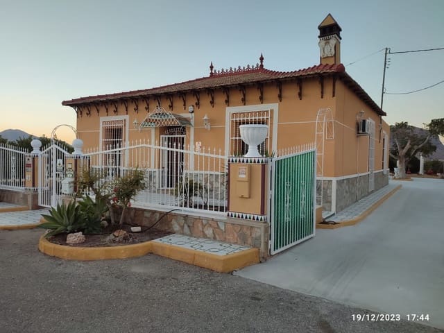3 soverom Villa til leie i Orihuela ciudad, Orihuela med garasje - € 995 (Ref: 5644752)