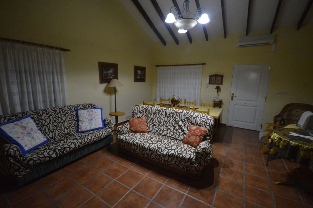 3 bedroom Villa for rent in Aspe with pool - € 1,200 (Ref: 5704748)