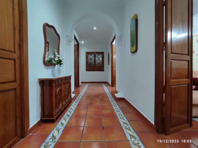 3 soverom Villa til leie i Orihuela ciudad, Orihuela med garasje - € 995 (Ref: 7995841)