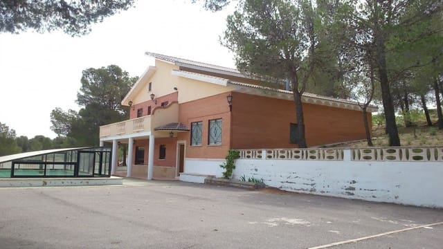 5 slaapkamer Villa te huur in Castalla met zwembad - € 1.400 (Ref: 9144079)