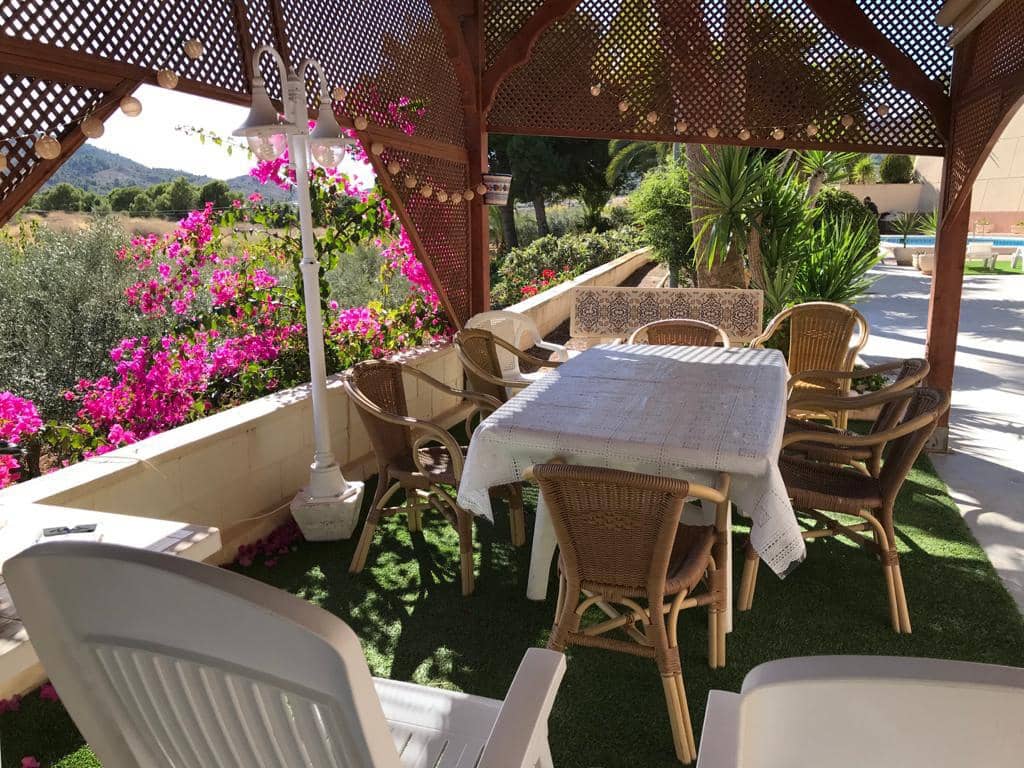 5 bedroom Villa for sale in Monovar / Monover with pool - € 399,000 (Ref: 9144113)