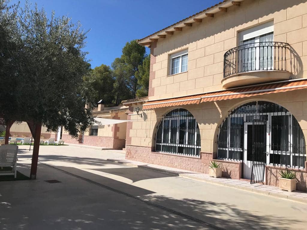 5 bedroom Villa for sale in Monovar / Monover with pool - € 399,000 (Ref: 9144113)