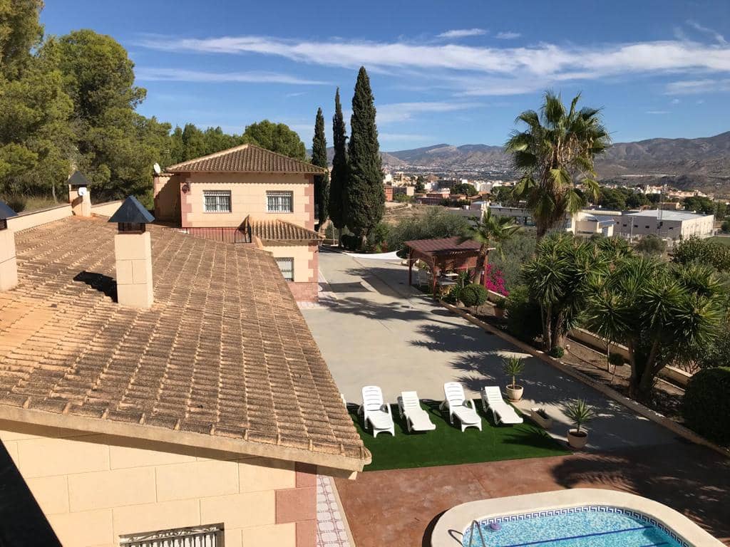 5 bedroom Villa for sale in Monovar / Monover with pool - € 399,000 (Ref: 9144113)