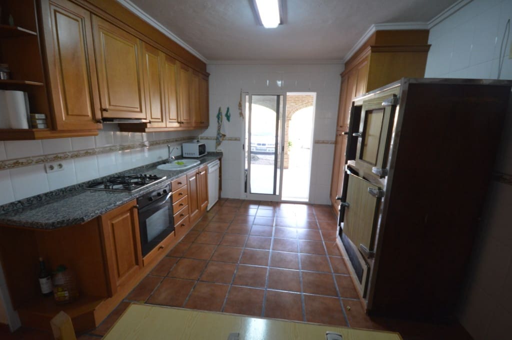 3 bedroom Villa for rent in Aspe with pool - € 1,200 (Ref: 9144114)