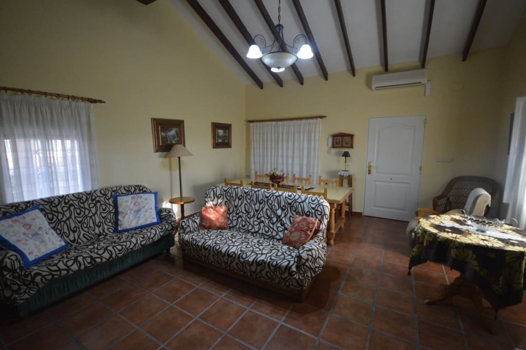 3 bedroom Villa for rent in Aspe with pool - € 1,200 (Ref: 9144114)