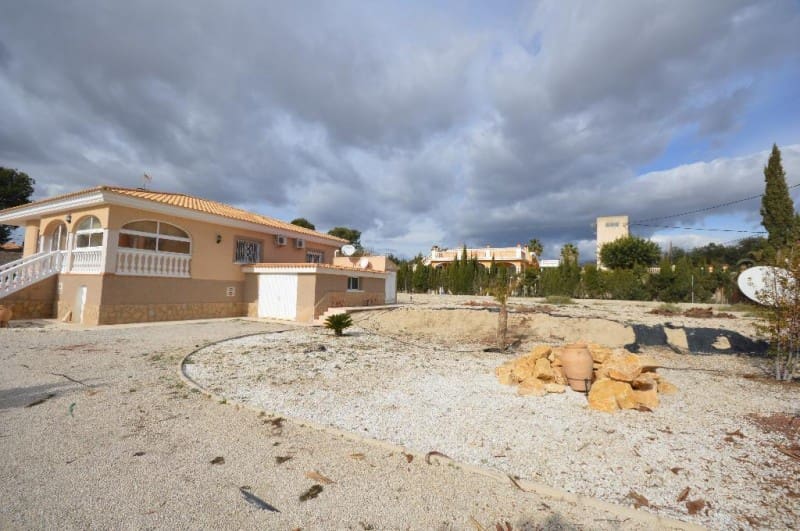 3 slaapkamer Villa te koop in Busot met zwembad - € 380.000 (Ref: 9144276)