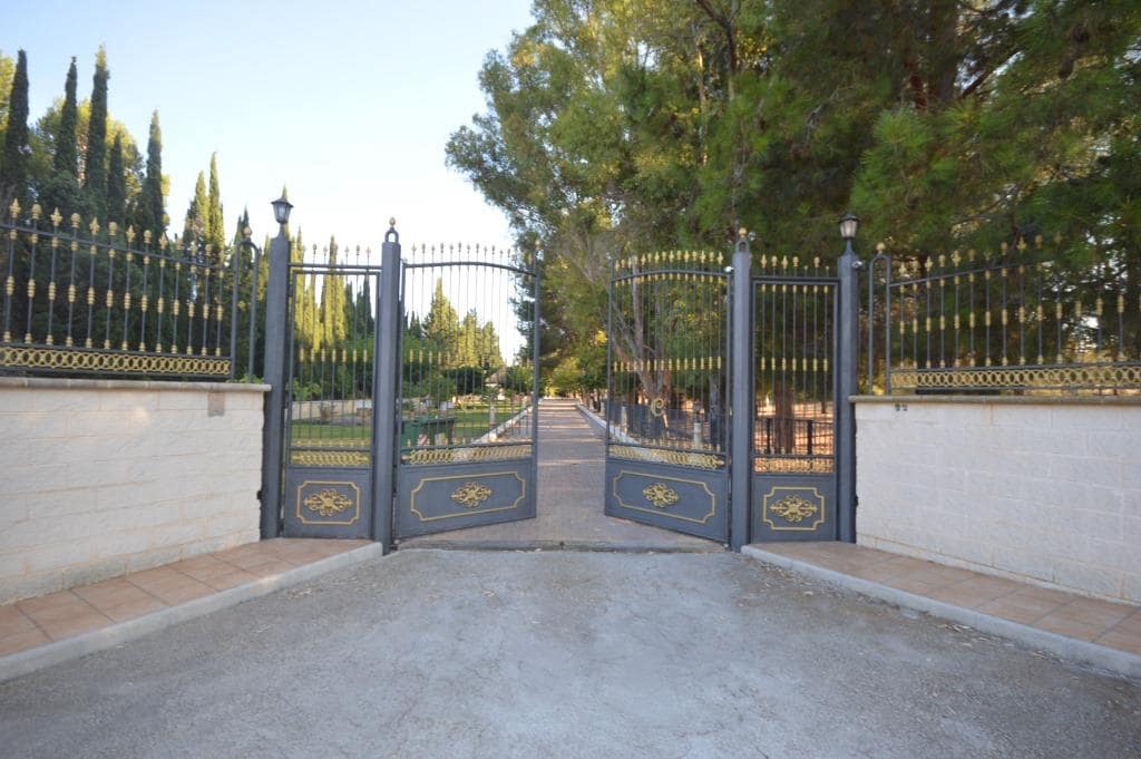 6 bedroom Villa for sale in Salinas with pool - € 1,000,000 (Ref: 9145099)