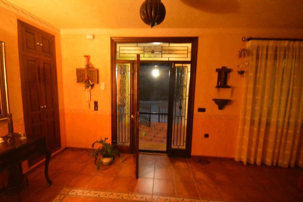 6 bedroom Villa for sale in Salinas with pool - € 1,000,000 (Ref: 9145099)