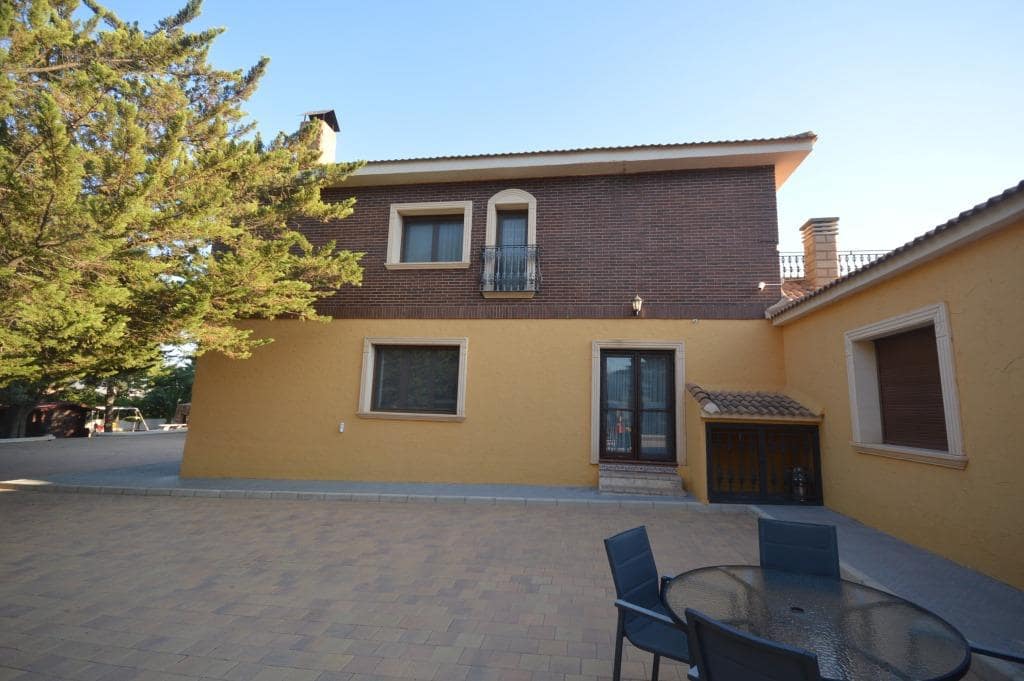 6 bedroom Villa for sale in Salinas with pool - € 1,000,000 (Ref: 9145099)