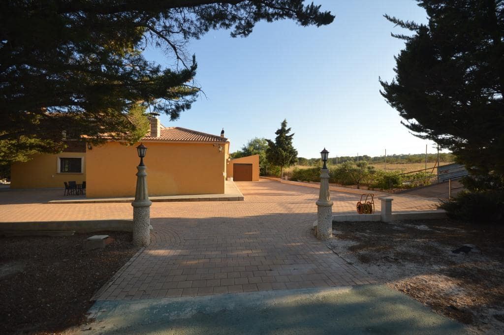 6 bedroom Villa for sale in Salinas with pool - € 1,000,000 (Ref: 9145099)