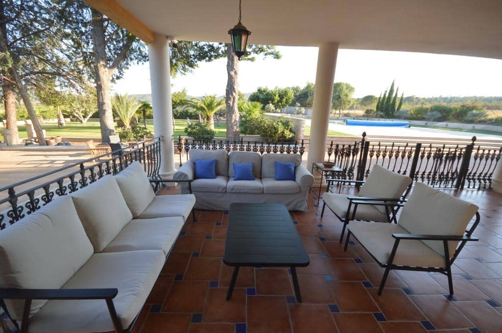 6 bedroom Villa for sale in Salinas with pool - € 1,000,000 (Ref: 9145099)