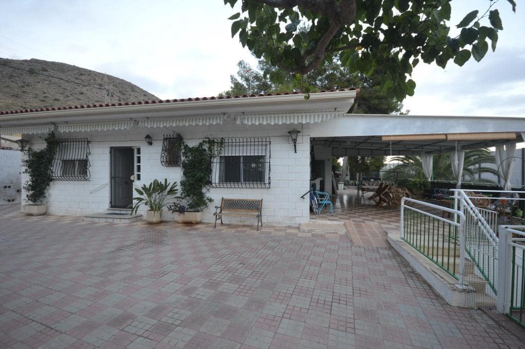 5 bedroom Villa for sale in Novelda with pool - € 310,000 (Ref: 9145100)