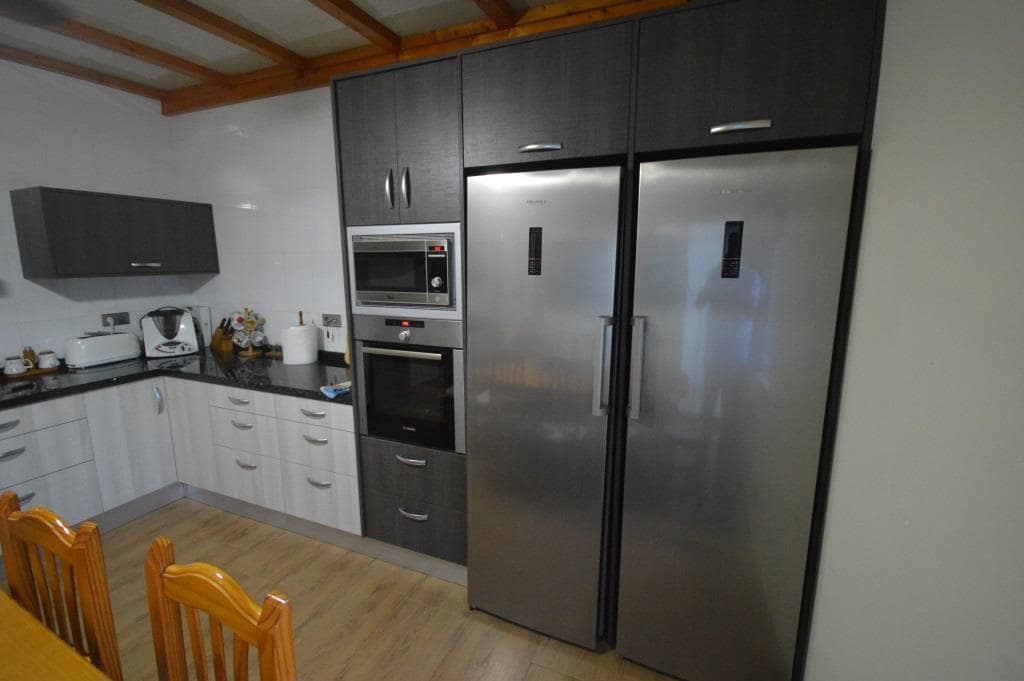 5 bedroom Villa for sale in Novelda with pool - € 310,000 (Ref: 9145100)