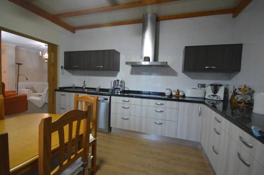 5 bedroom Villa for sale in Novelda with pool - € 310,000 (Ref: 9145100)