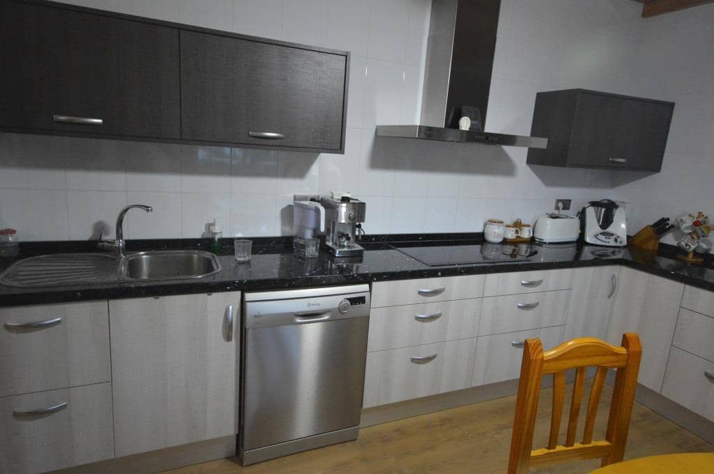 5 bedroom Villa for sale in Novelda with pool - € 310,000 (Ref: 9145100)