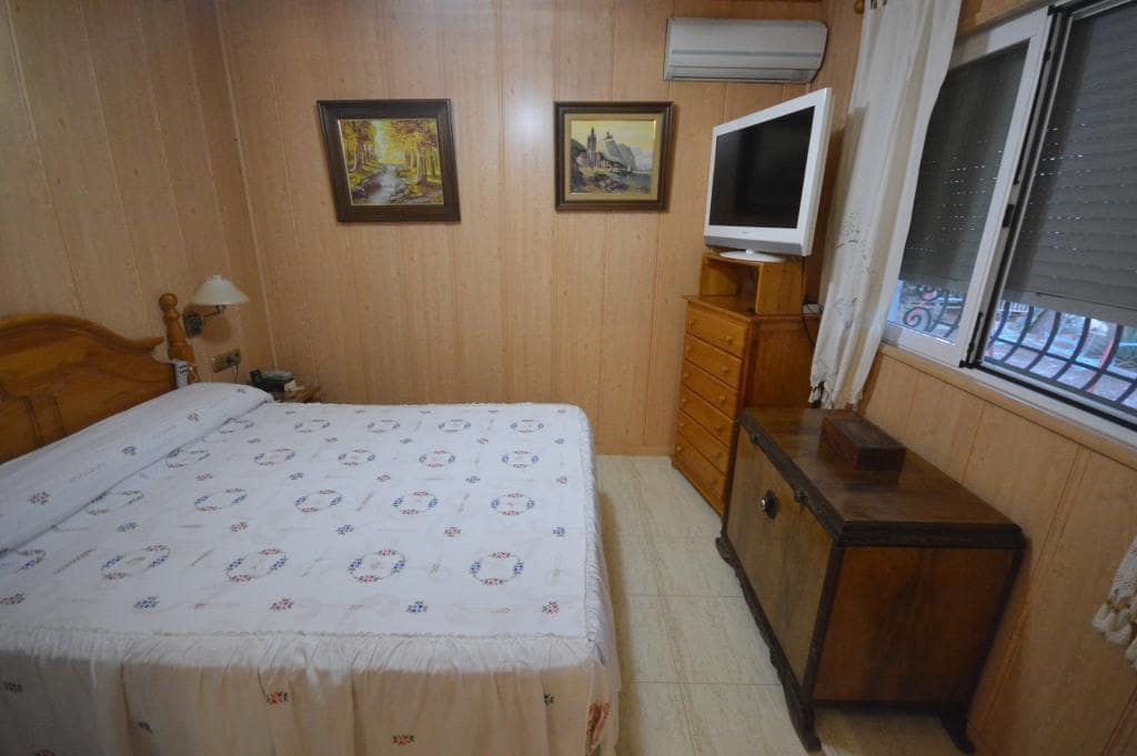 5 bedroom Villa for sale in Novelda with pool - € 310,000 (Ref: 9145100)