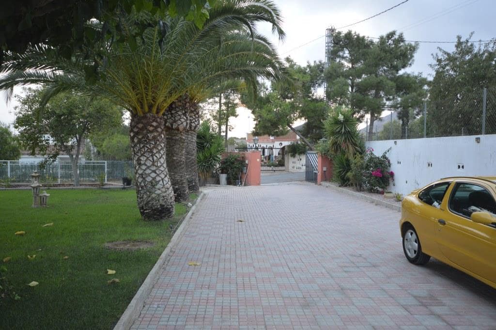 5 bedroom Villa for sale in Novelda with pool - € 310,000 (Ref: 9145100)