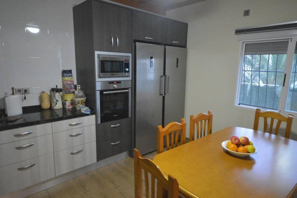 5 bedroom Villa for sale in Novelda with pool - € 310,000 (Ref: 9145100)