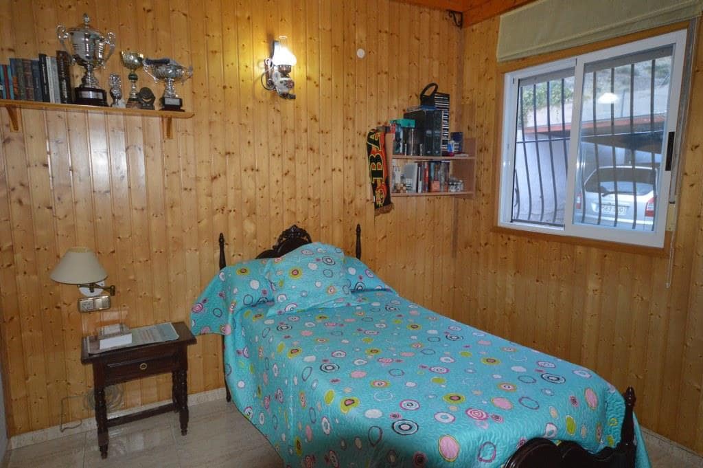 5 bedroom Villa for sale in Novelda with pool - € 310,000 (Ref: 9145100)