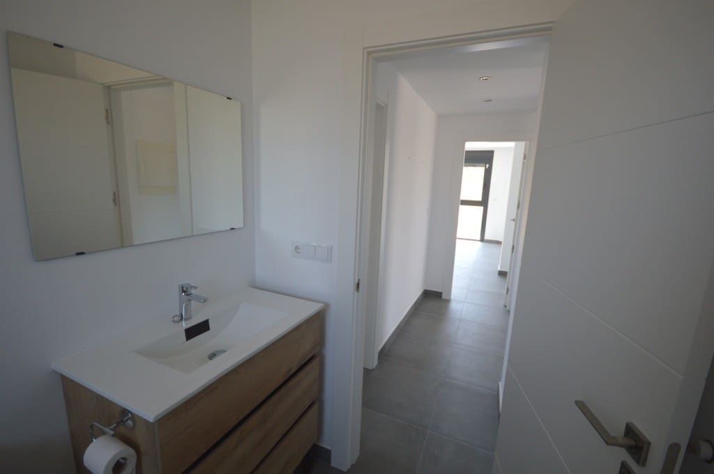 5 bedroom Villa for sale in Pinoso with pool - € 390,000 (Ref: 9158006)