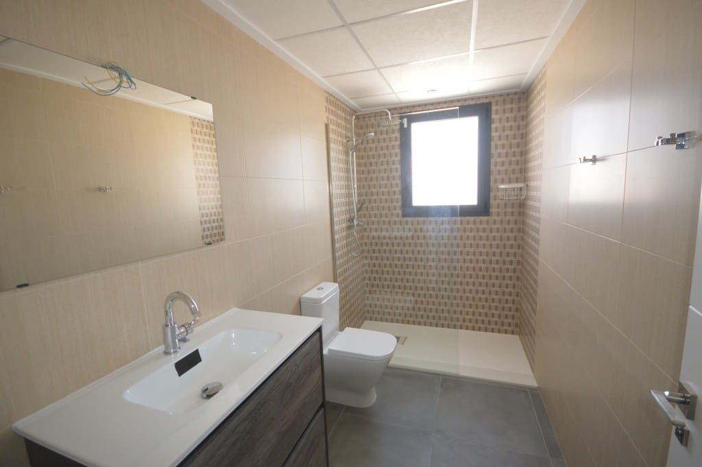 5 bedroom Villa for sale in Pinoso with pool - € 390,000 (Ref: 9158006)