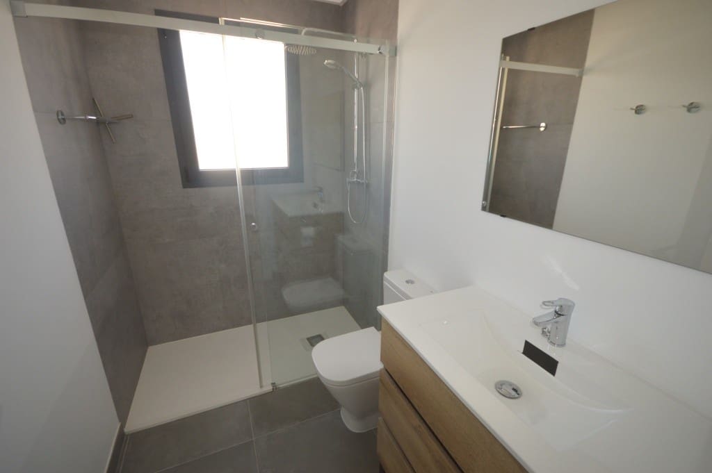 5 bedroom Villa for sale in Pinoso with pool - € 390,000 (Ref: 9158006)