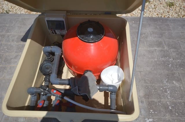 5 bedroom Villa for sale in Pinoso with pool - € 390,000 (Ref: 9158006)