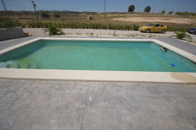 5 bedroom Villa for sale in Pinoso with pool - € 390,000 (Ref: 9158006)