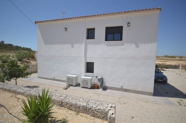 5 bedroom Villa for sale in Pinoso with pool - € 390,000 (Ref: 9158006)