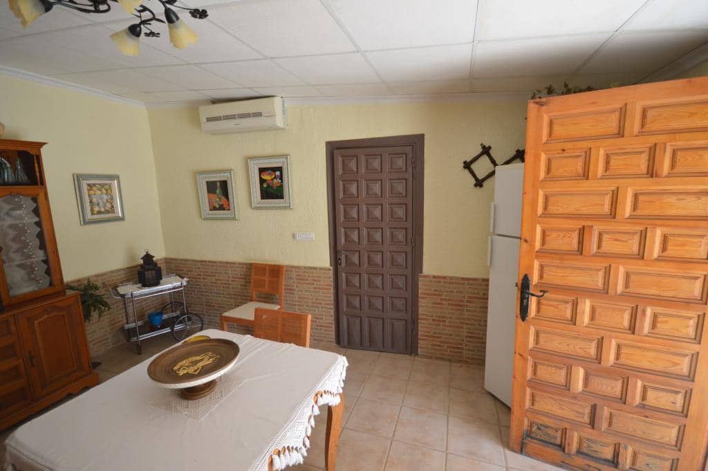 5 bedroom Villa for rent in Aspe with pool - € 1,200 (Ref: 9344244)