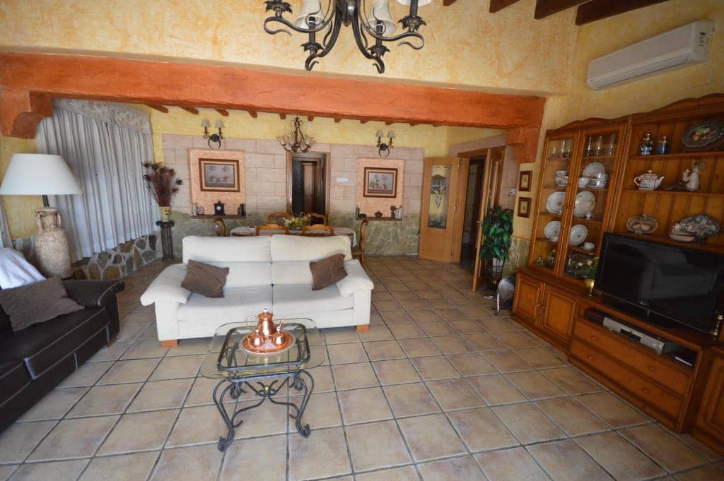 5 bedroom Villa for rent in Aspe with pool - € 1,200 (Ref: 9344244)