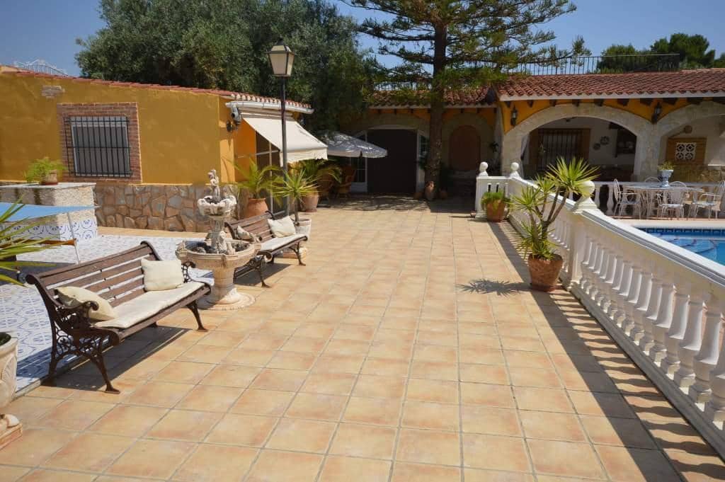 5 bedroom Villa for rent in Aspe with pool - € 1,200 (Ref: 9344245)