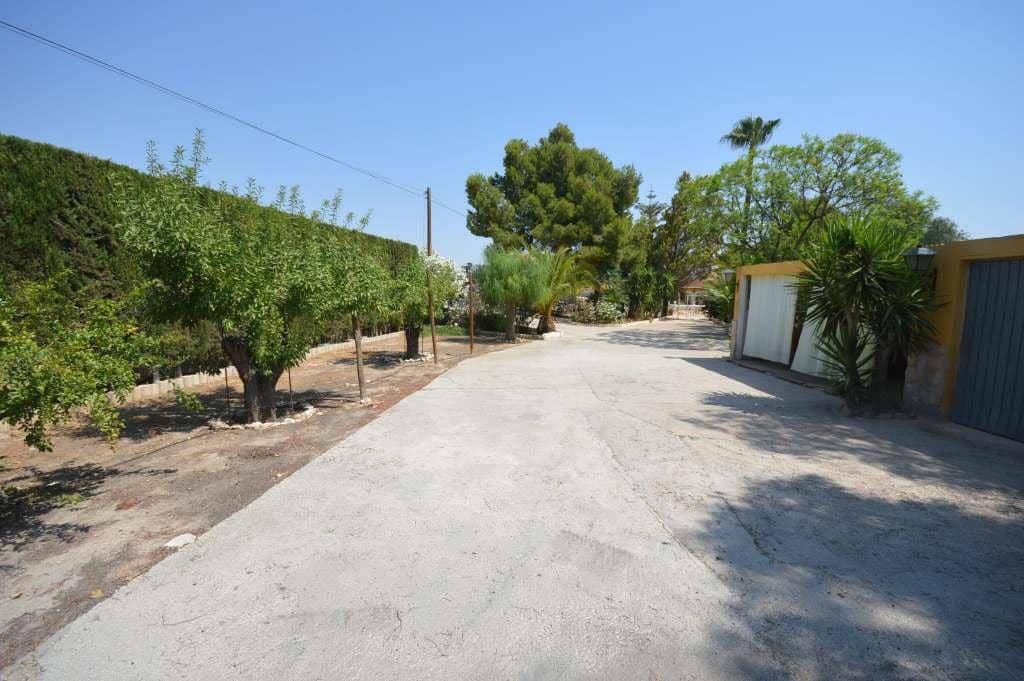 5 bedroom Villa for rent in Aspe with pool - € 1,200 (Ref: 9344245)