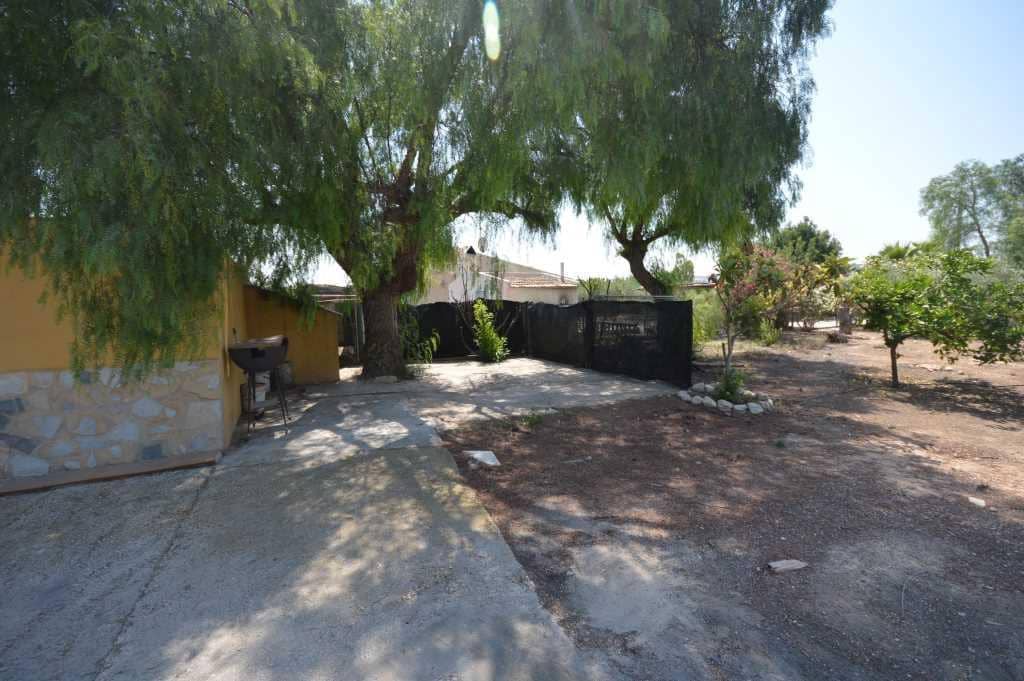 5 bedroom Villa for rent in Aspe with pool - € 1,200 (Ref: 9344245)