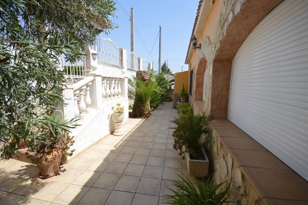 5 bedroom Villa for rent in Aspe with pool - € 1,200 (Ref: 9344245)