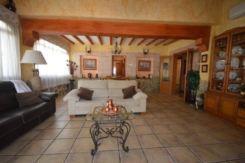 5 bedroom Villa for rent in Aspe with pool - € 1,200 (Ref: 9344245)