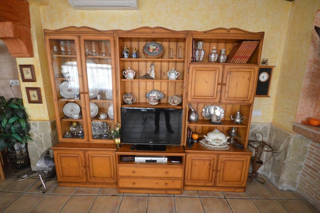 5 bedroom Villa for rent in Aspe with pool - € 1,200 (Ref: 9344245)